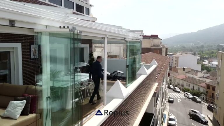 Versatilidad en la Decoraci&oacute;n con Cortinas de Cristal