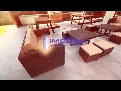 Cena al aire libre: Disfruta en la terraza con muebles c&oacute;modos