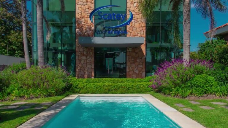 Terrazas de Lujo con Piscinas Infinity y Spas Exquisitos